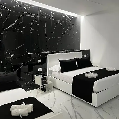 White Elegance Luxury B&B Caserta Exterior photo