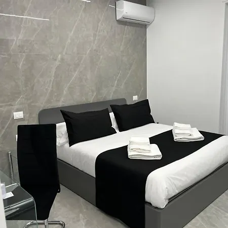 White Elegance Luxury B&B Caserta Exterior photo