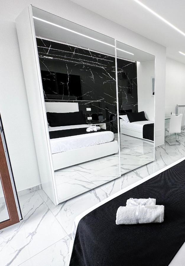 White Elegance Luxury Couette-café Caserte
