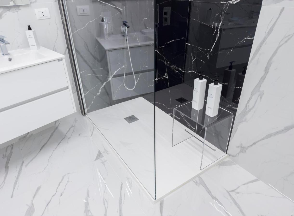 White Elegance Luxury Couette-café *