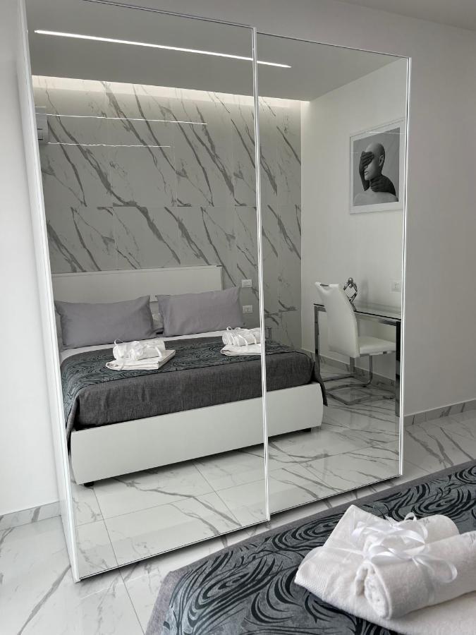 White Elegance Luxury Couette-café *