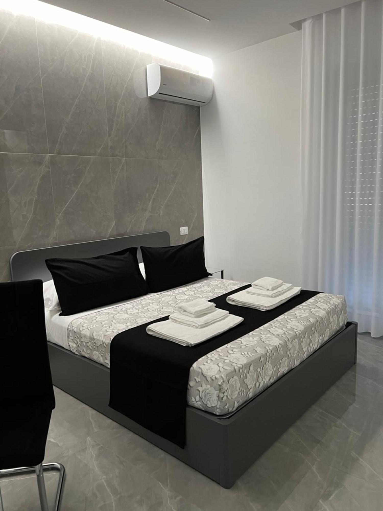 White Elegance Luxury Couette-café *