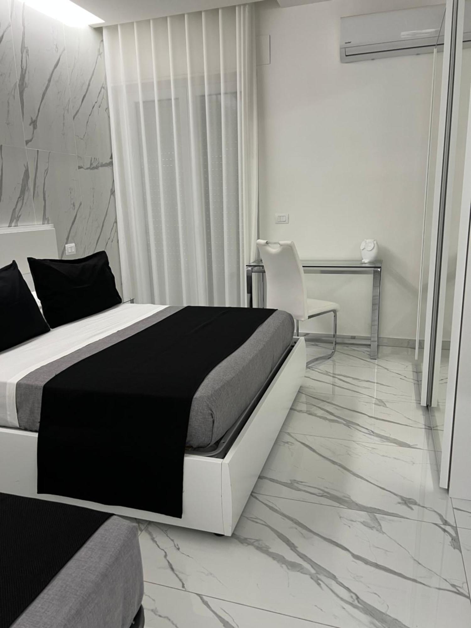 White Elegance Luxury Couette-café Caserte